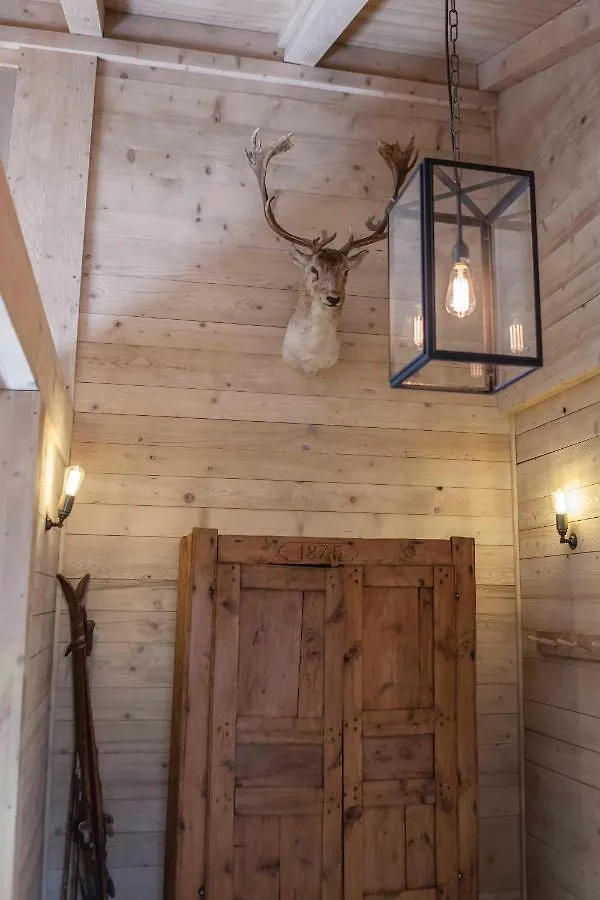 Le Cerf Amoureux Chalet Prive & Spa Sallanches 0*,